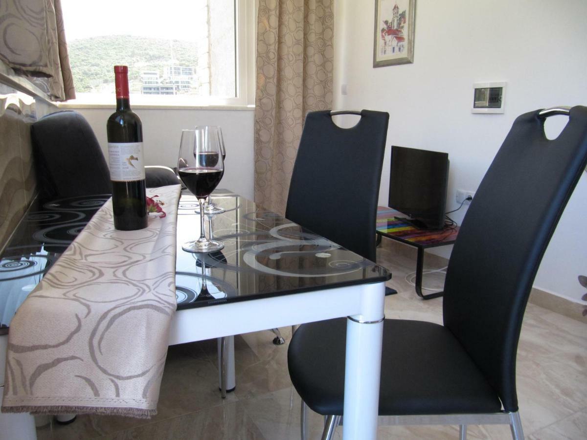 Apartmans And Rooms Dunjini Dvori Đảo Korčula Ngoại thất bức ảnh